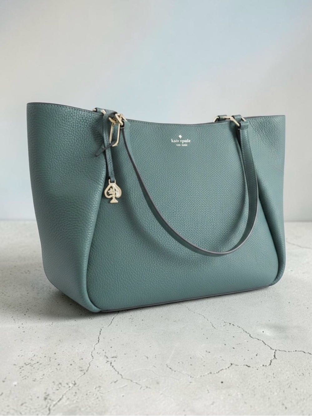 Tory Burch Mint Croc-Embossed Convertible Wallet Crossbody - Picture 2 of 3
